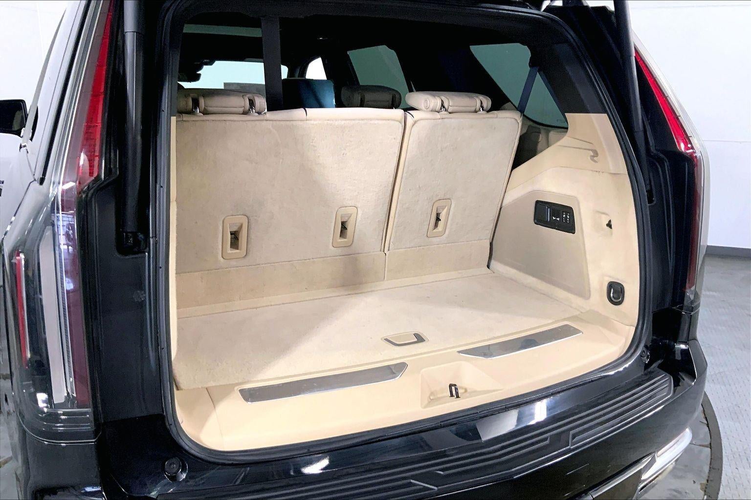 2023 Cadillac Escalade 4WD Premium Luxury