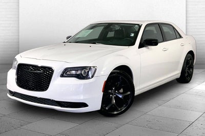 2023 Chrysler 300 Touring