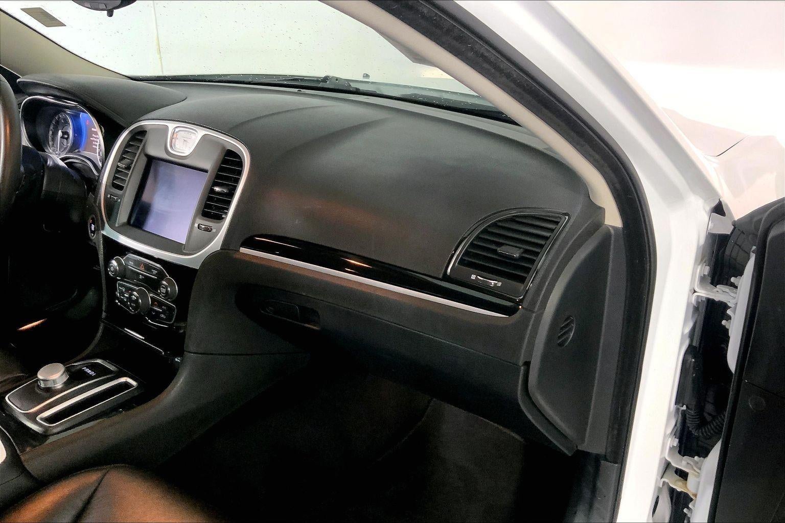 2023 Chrysler 300 Touring
