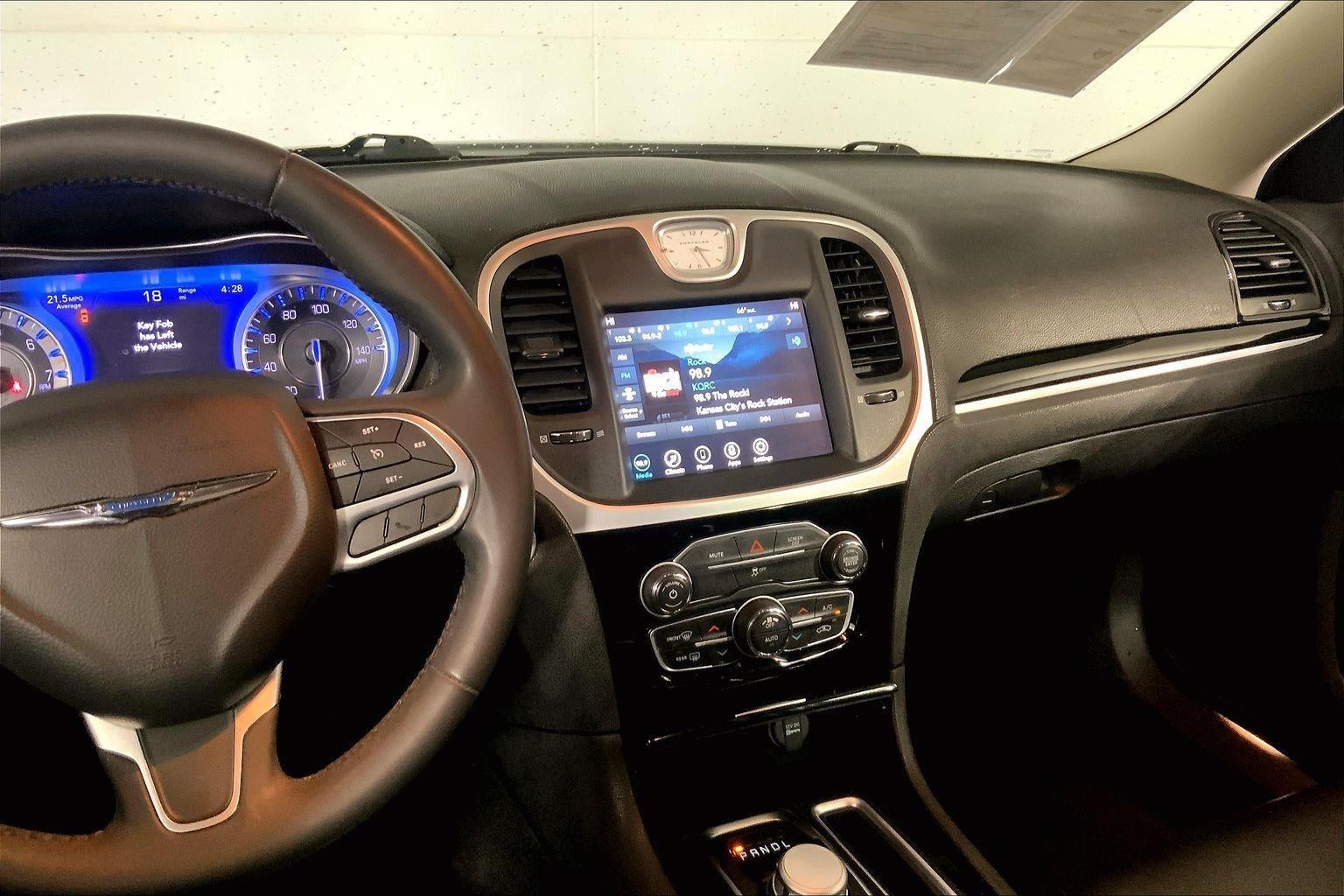 2023 Chrysler 300 Touring