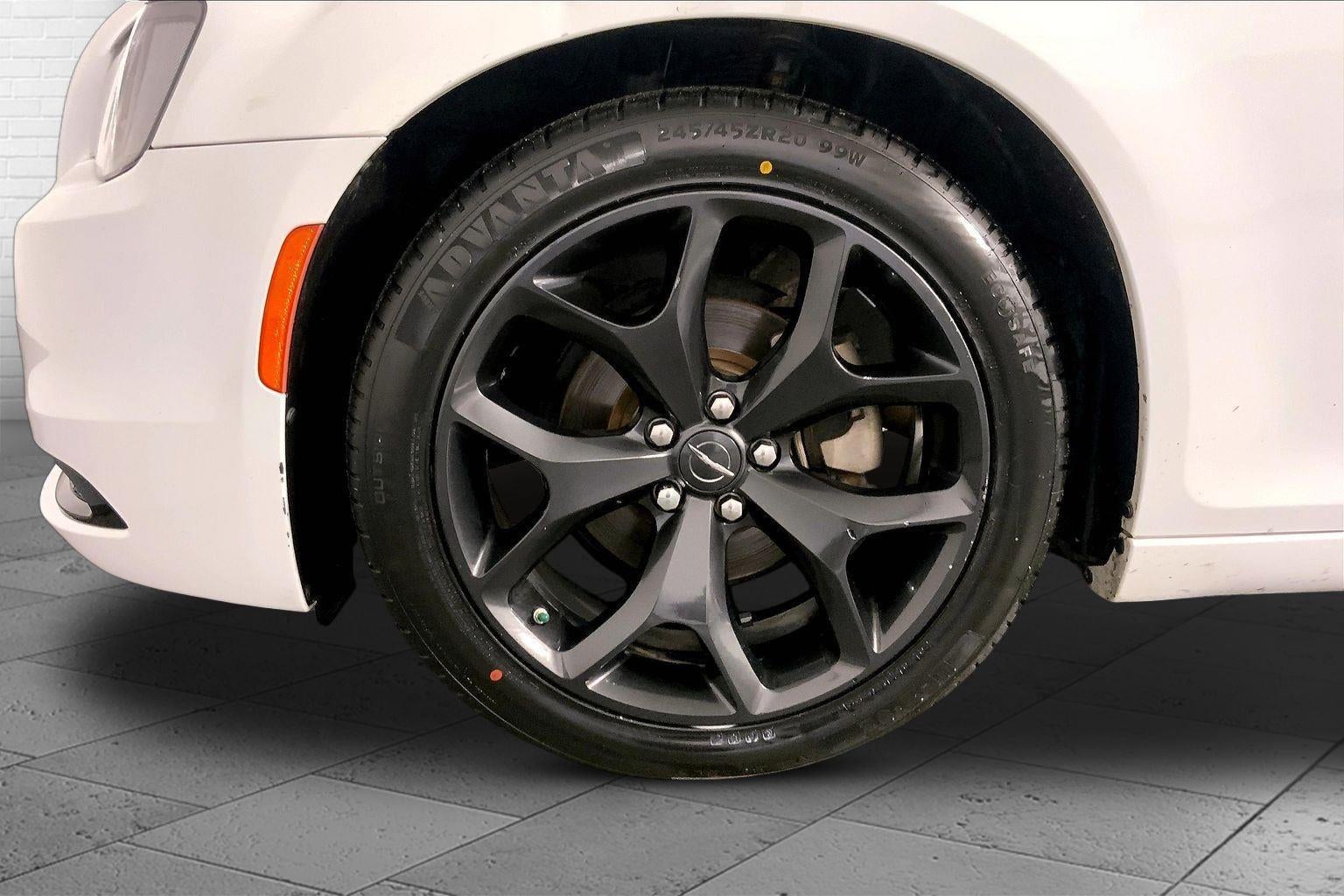 2023 Chrysler 300 Touring