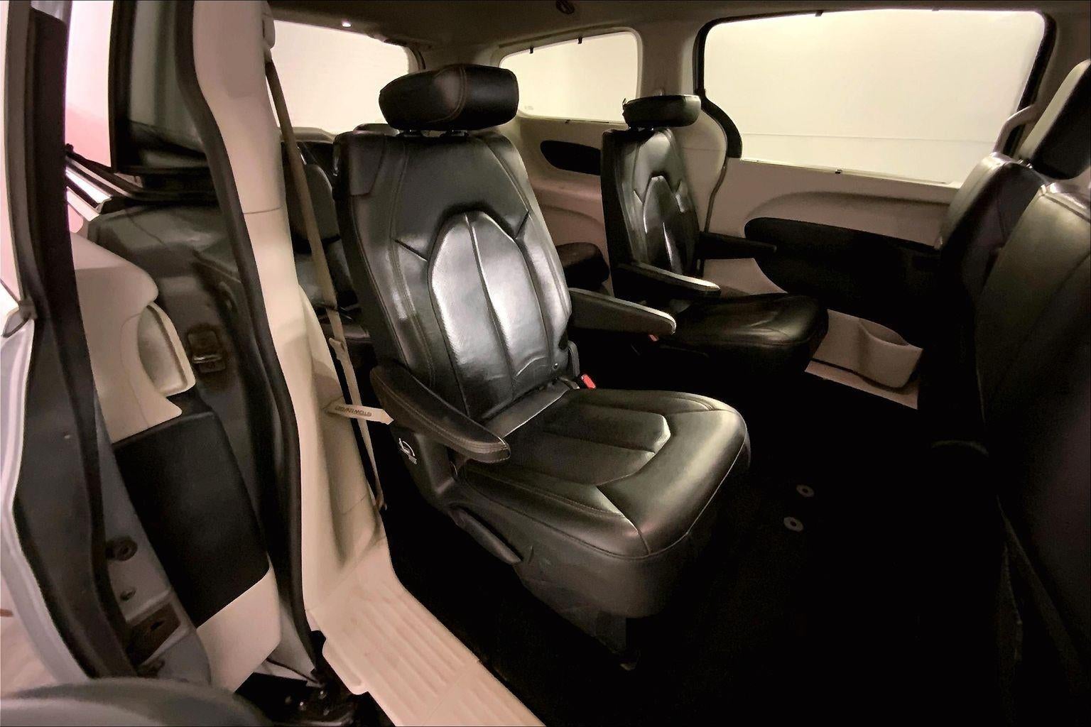 2020 Chrysler Pacifica Touring L