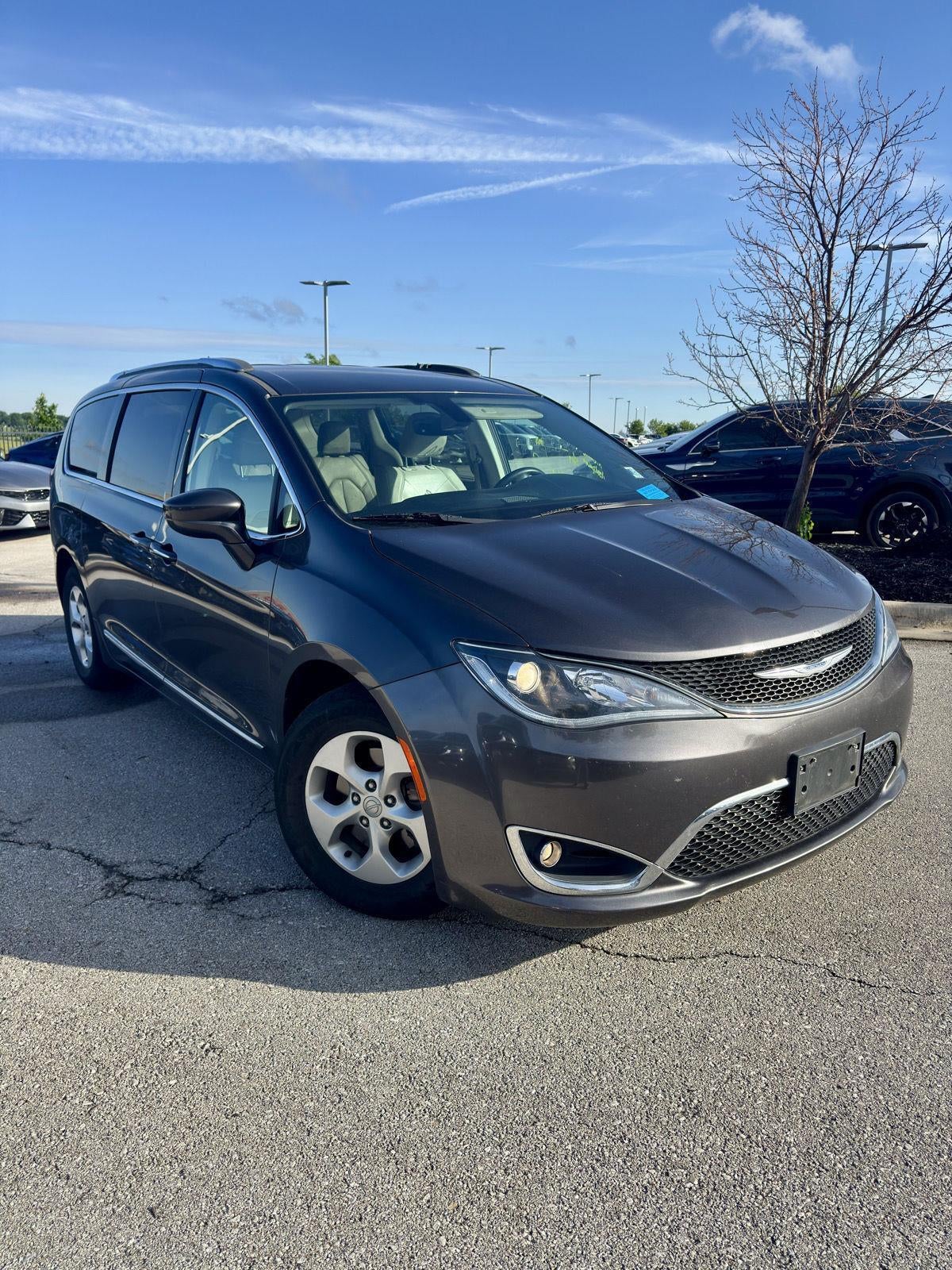 2017 Chrysler Pacifica Touring-L Plus