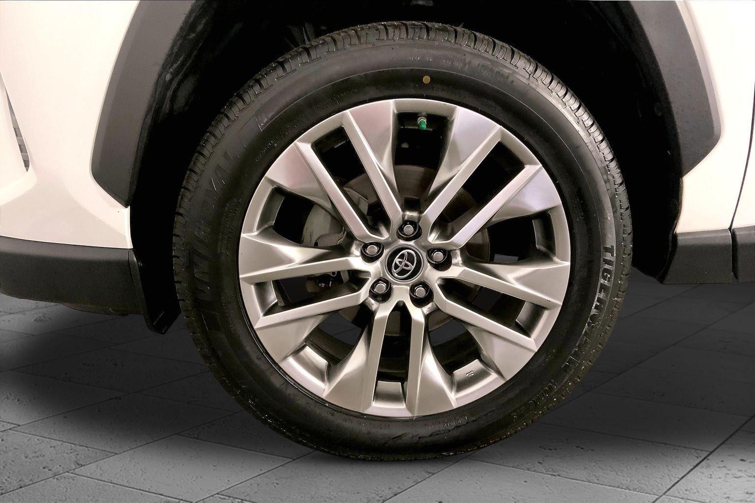 2019 Toyota RAV4 XLE Premium