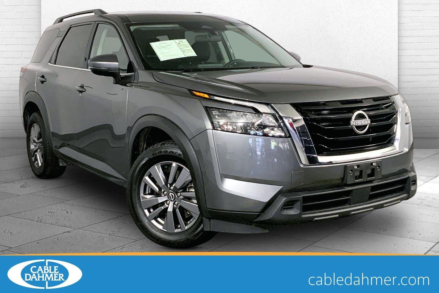2025 Nissan Pathfinder SV