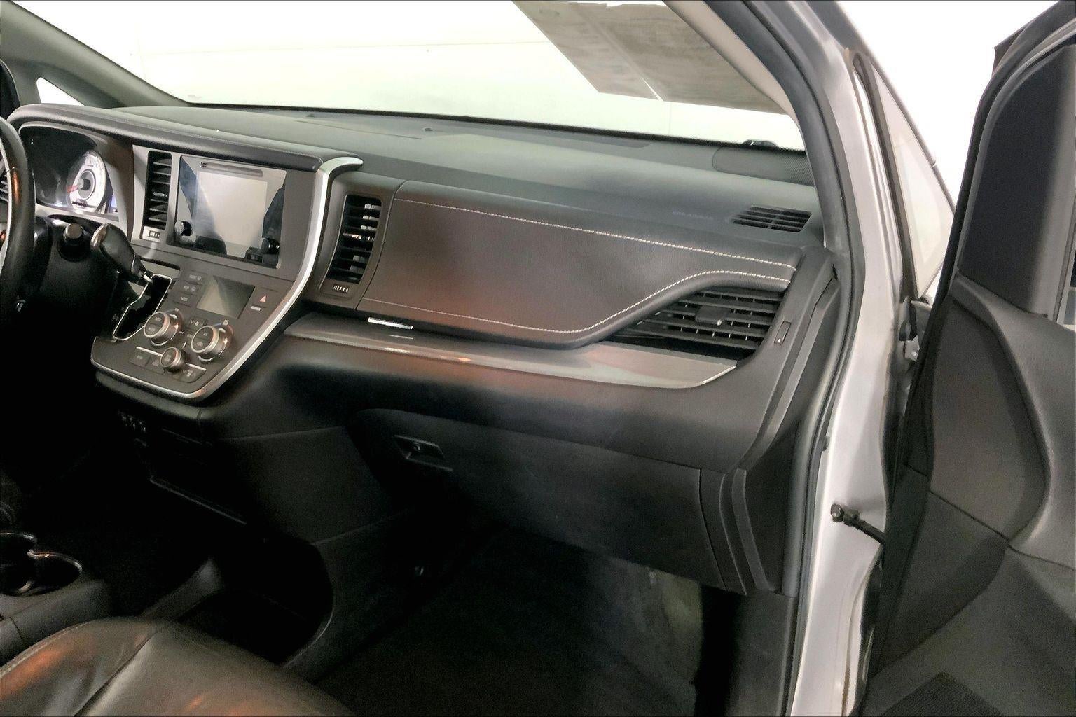 2017 Toyota Sienna SE