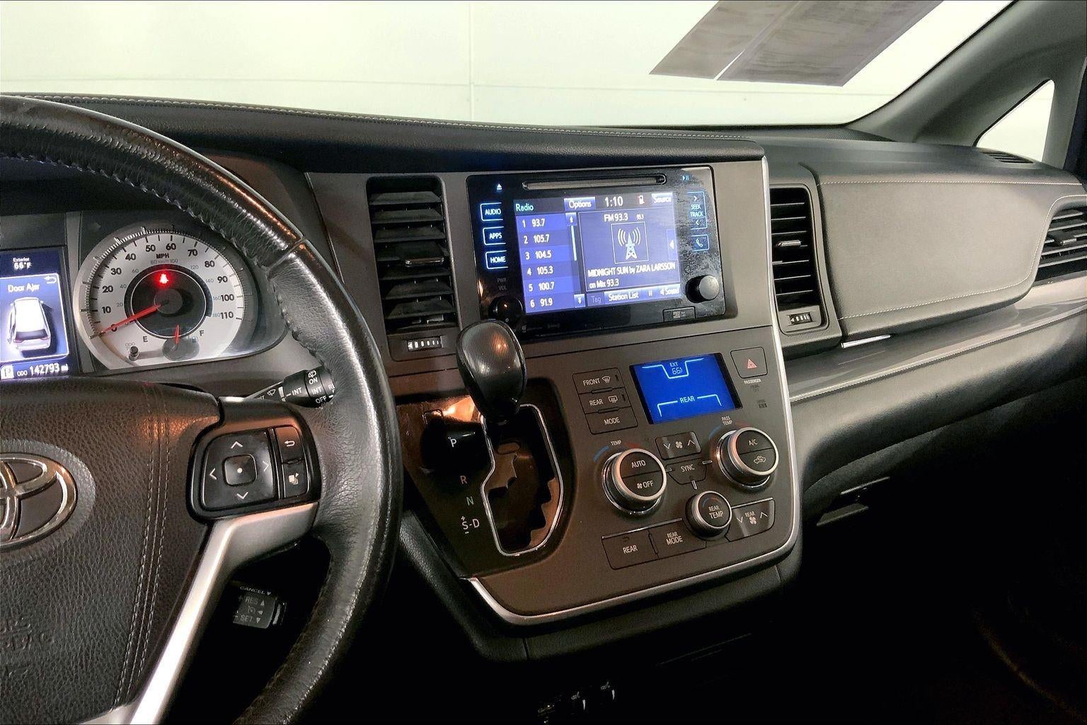 2017 Toyota Sienna SE