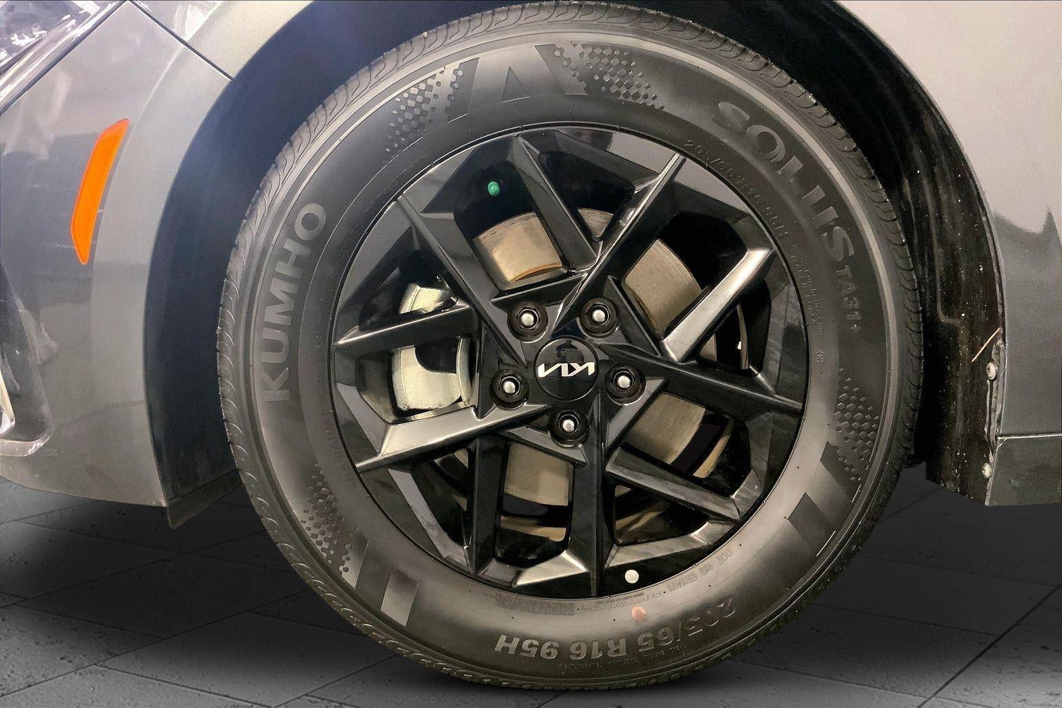 2025 Kia K5 LXS