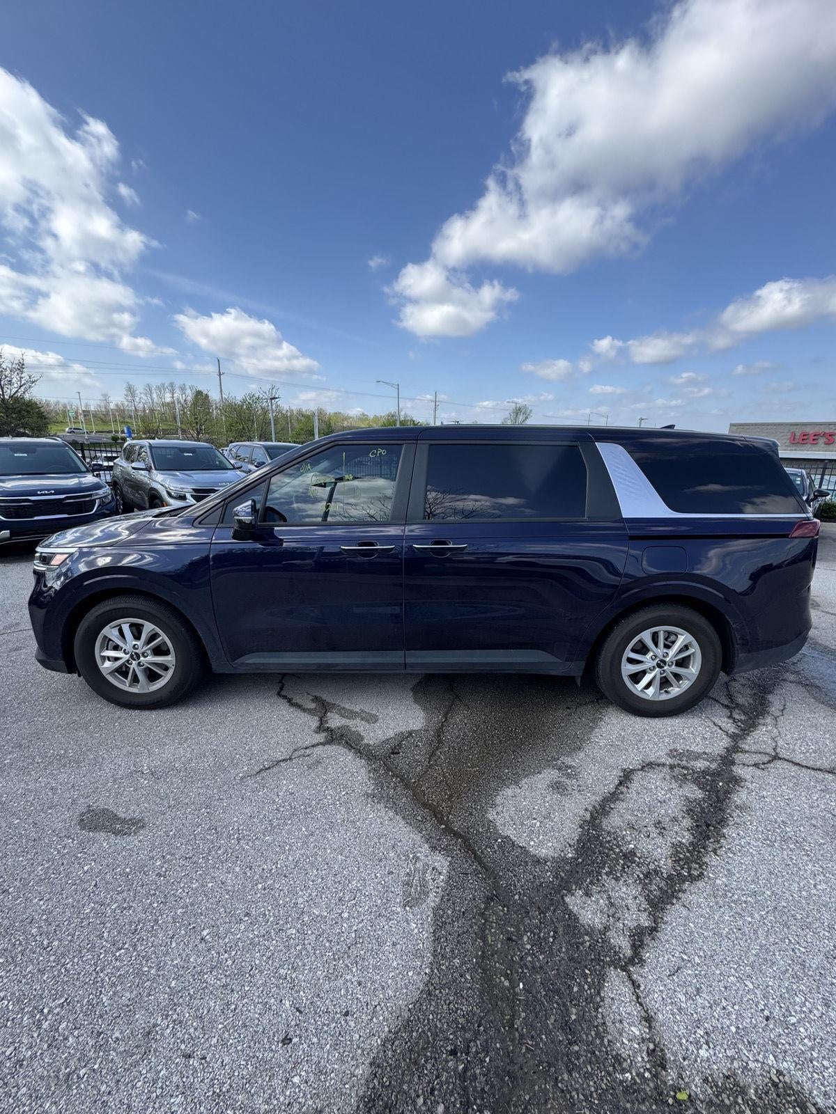 2024 Kia Carnival LX