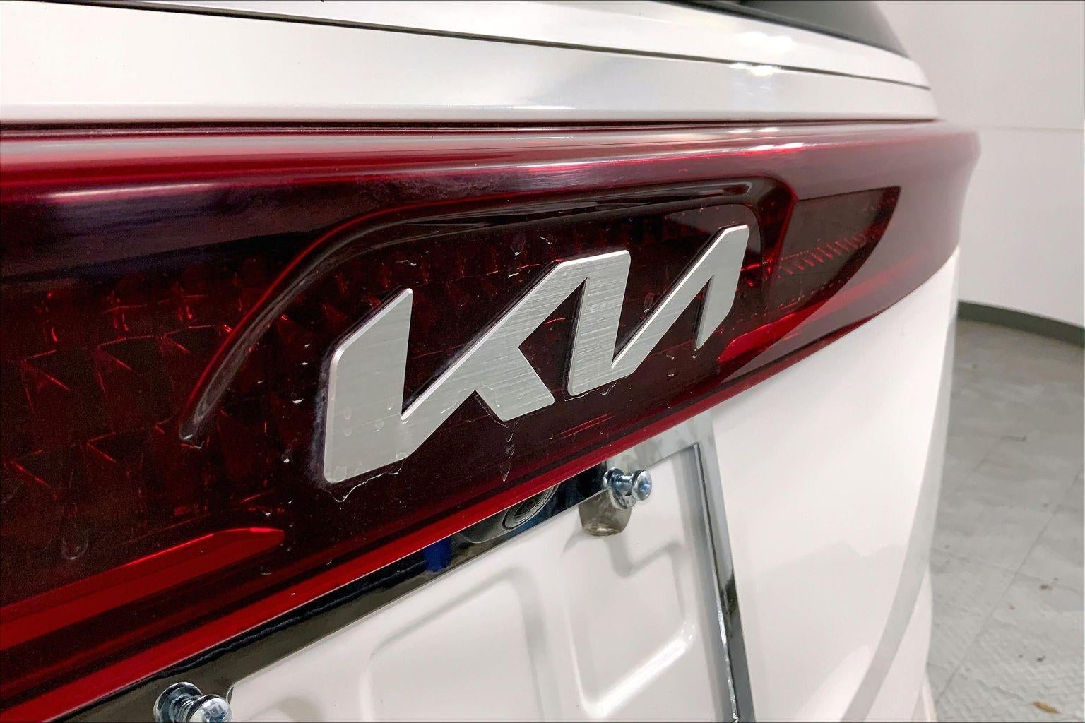 2023 Kia Carnival EX