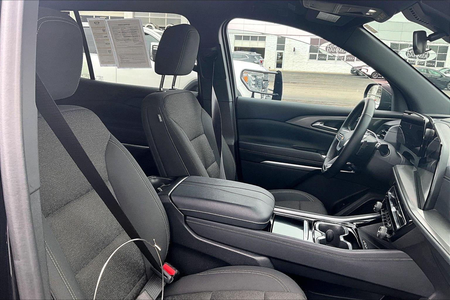 2024 Chevrolet Traverse LT