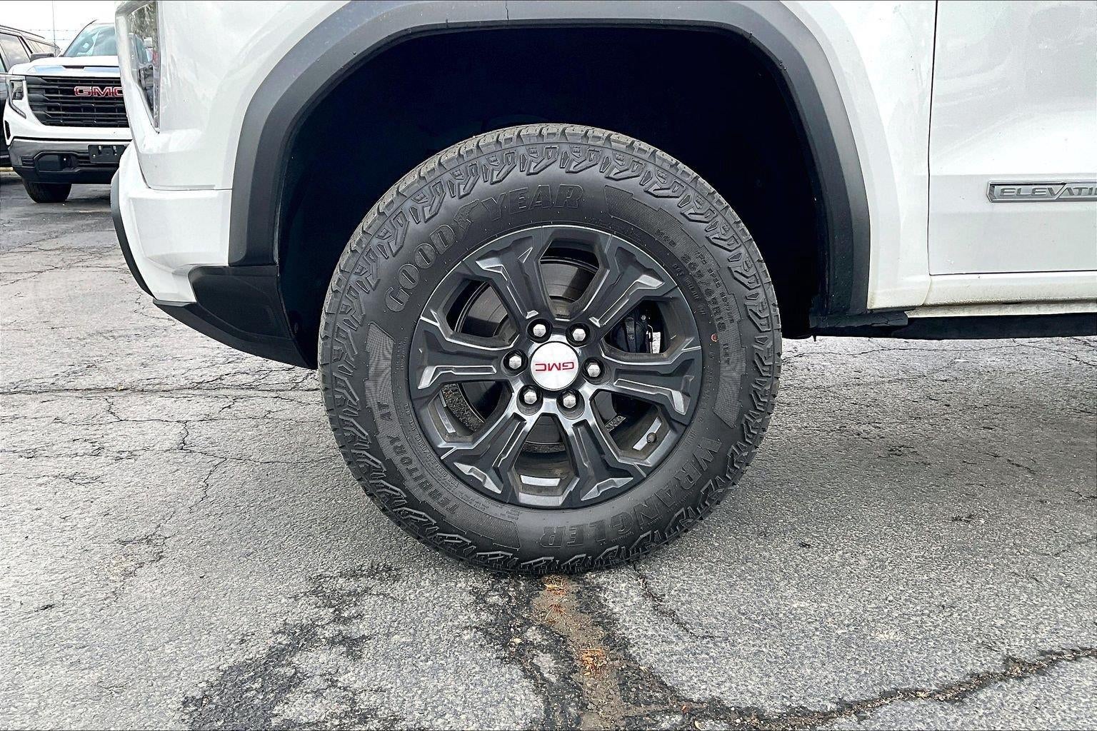 Used 2024 GMC Canyon Elevation with VIN 1GTP5BEK0R1133046 for sale in Kansas City