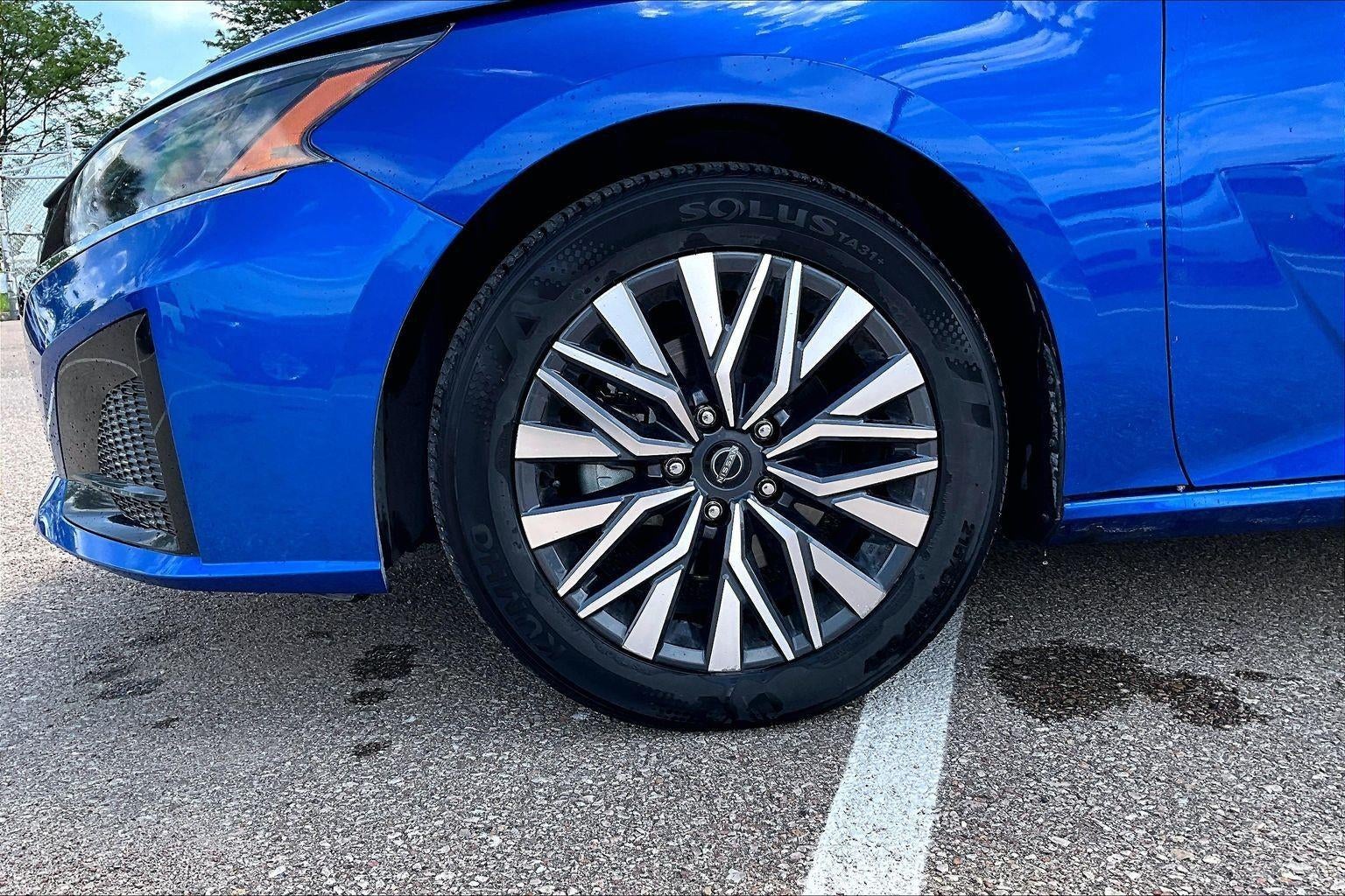 Used 2025 Nissan Altima SV with VIN 1N4BL4DVXSN306230 for sale in Kansas City