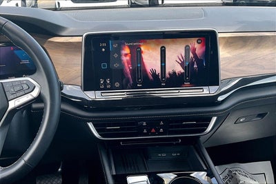 2025 Volkswagen Atlas 2.0T SE w/Technology