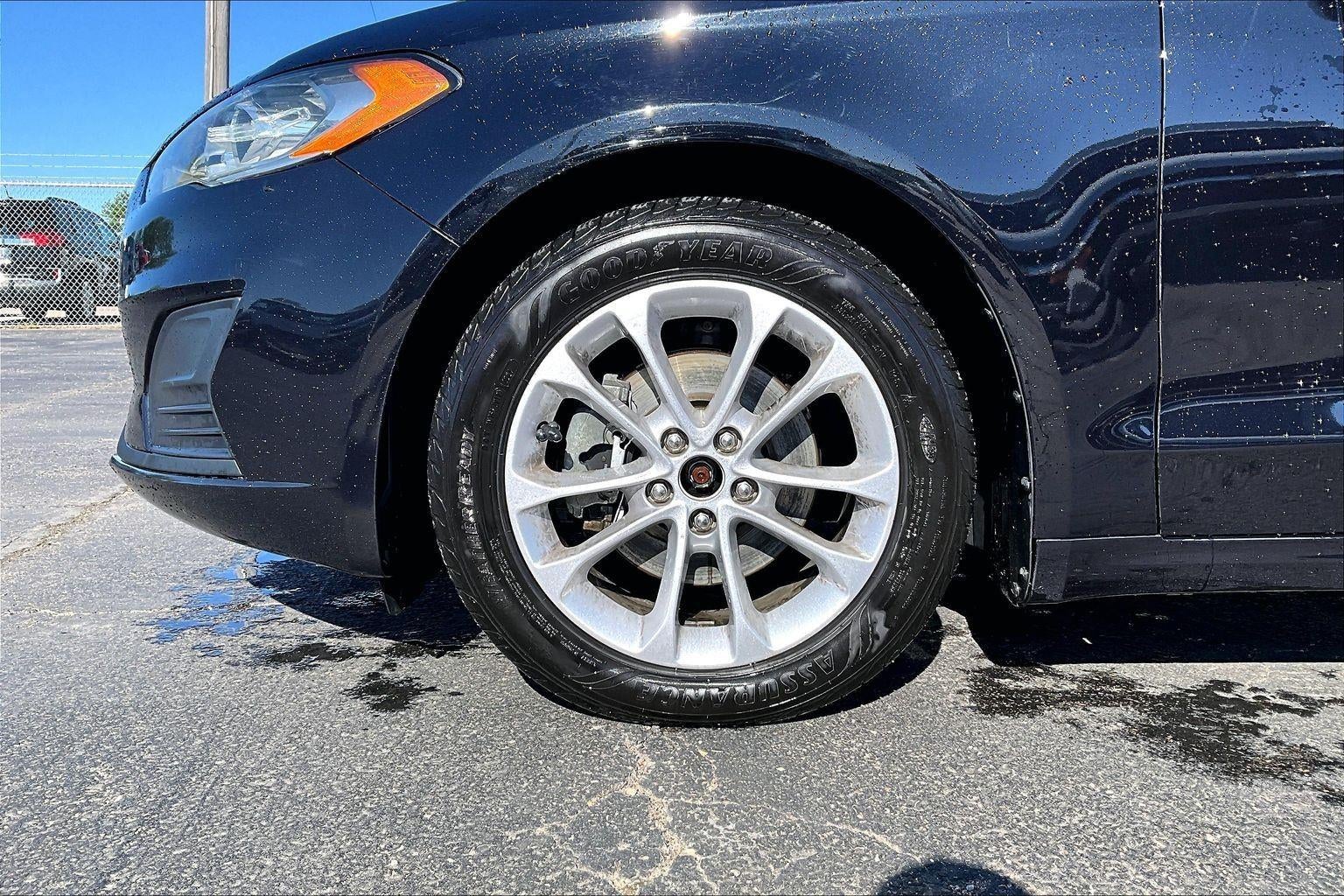 2020 Ford Fusion SE