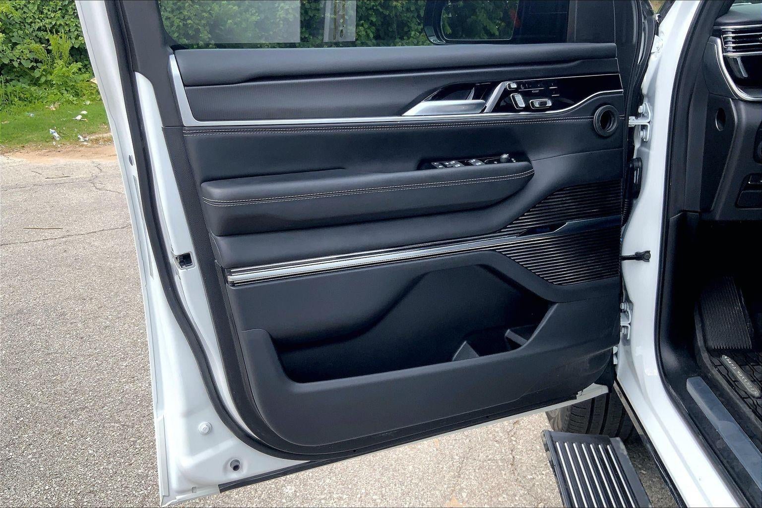 2025 Jeep Grand Wagoneer Series II Obsidian