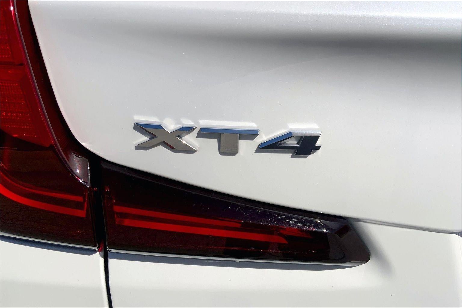 2023 Cadillac XT4 Premium Luxury