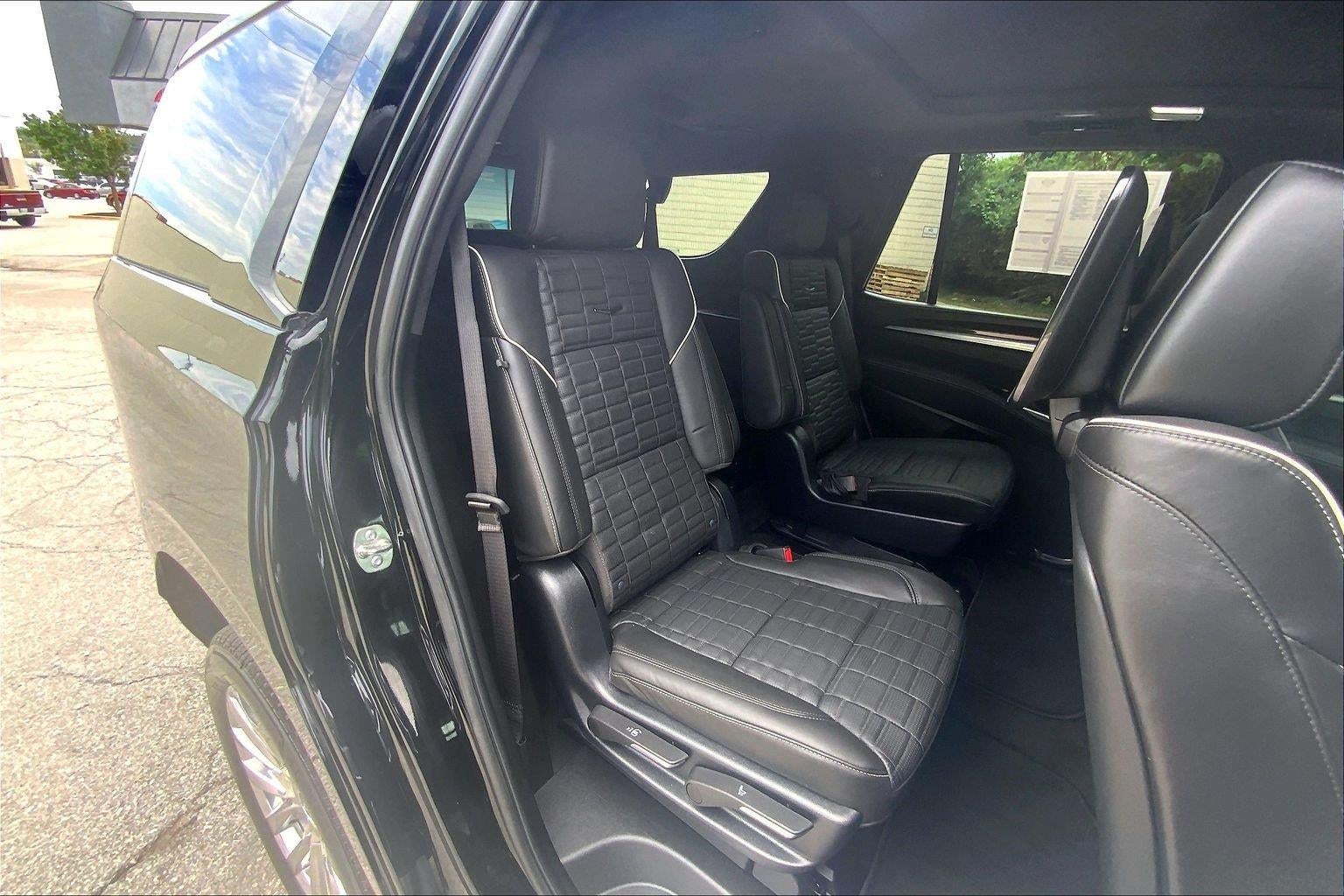 2025 Cadillac Escalade Sport Platinum