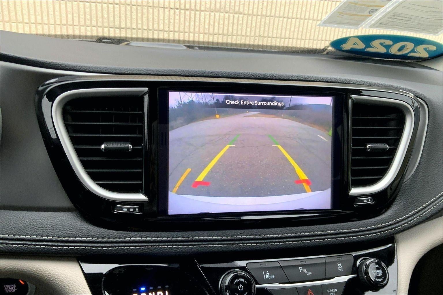 2024 Chrysler Pacifica Hybrid Select