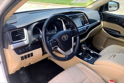 2019 Toyota Highlander LE