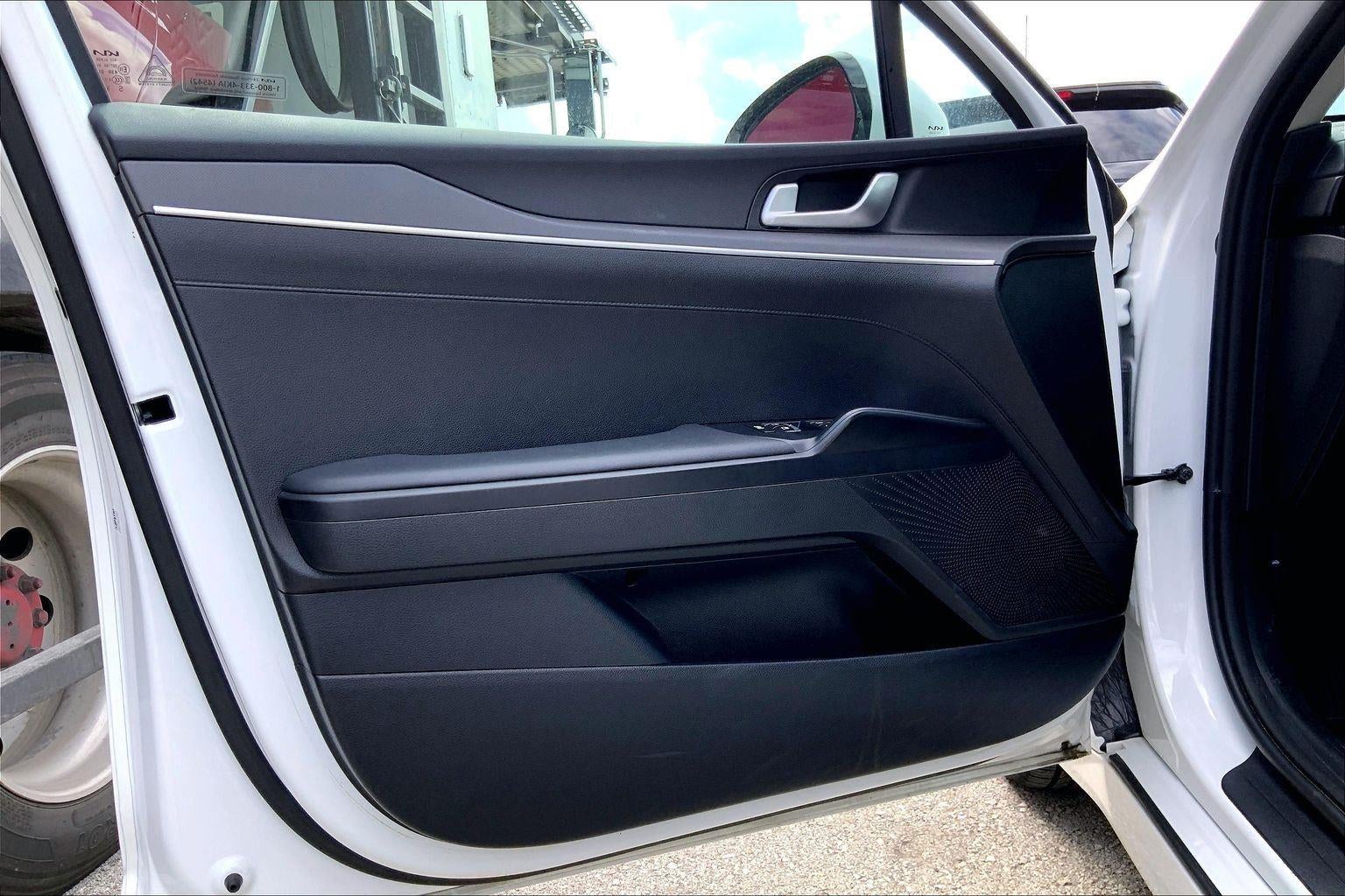 2025 Kia K5 LXS