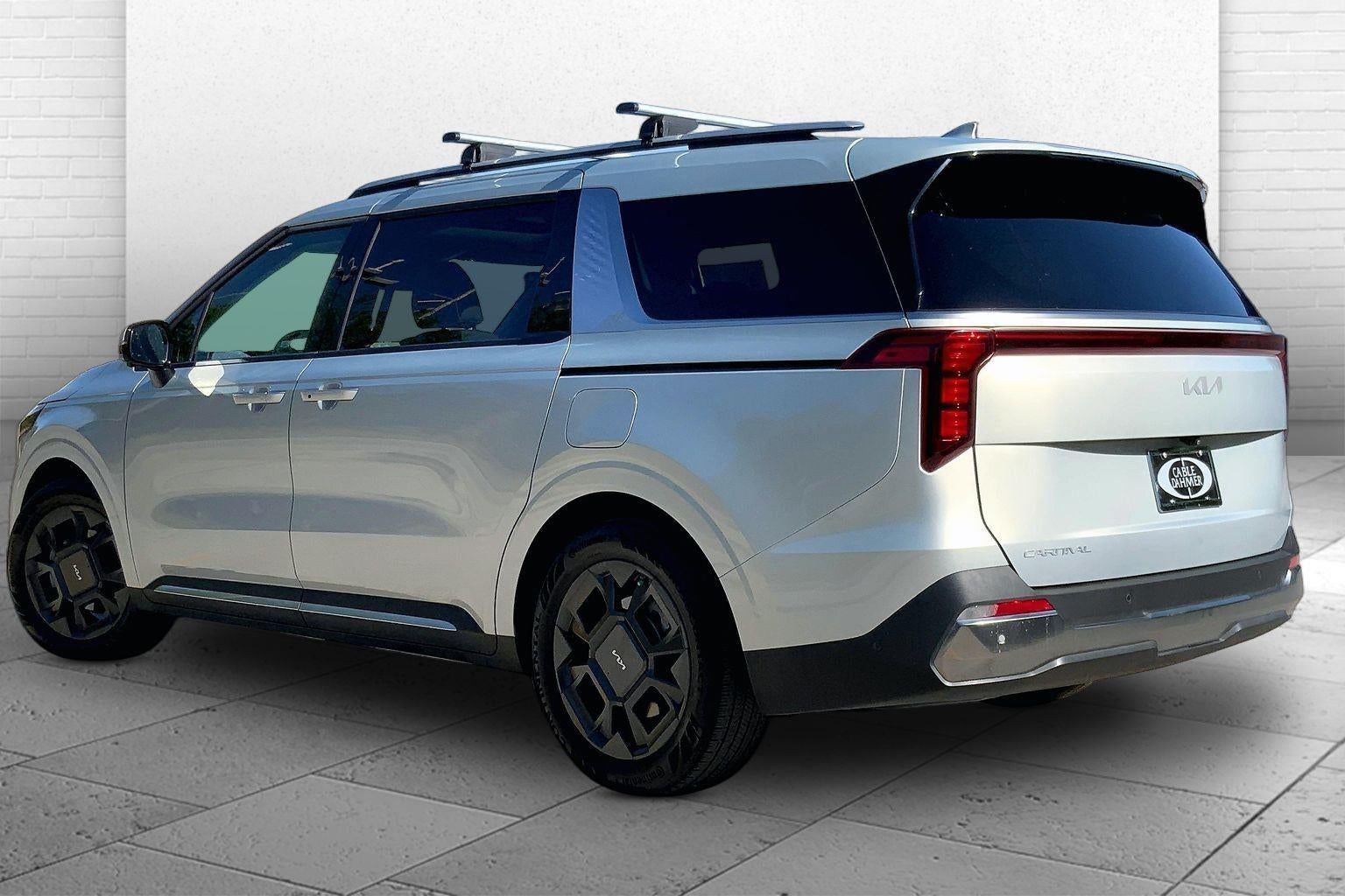 2025 Kia Carnival SX