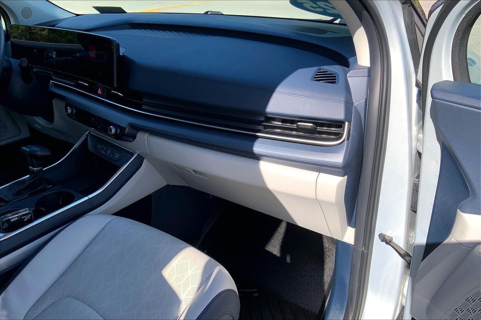 2025 Kia Carnival SX