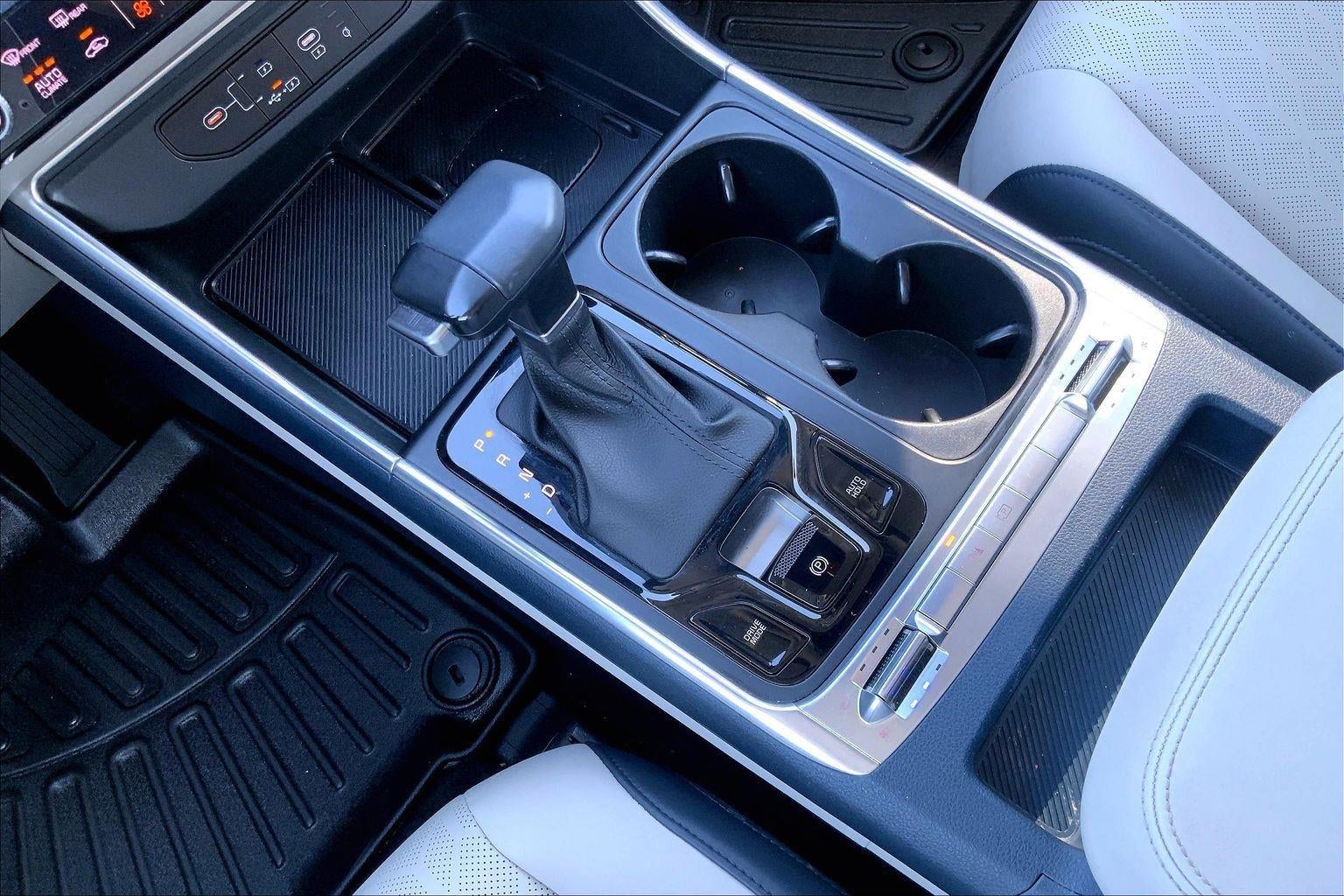 2025 Kia Carnival SX