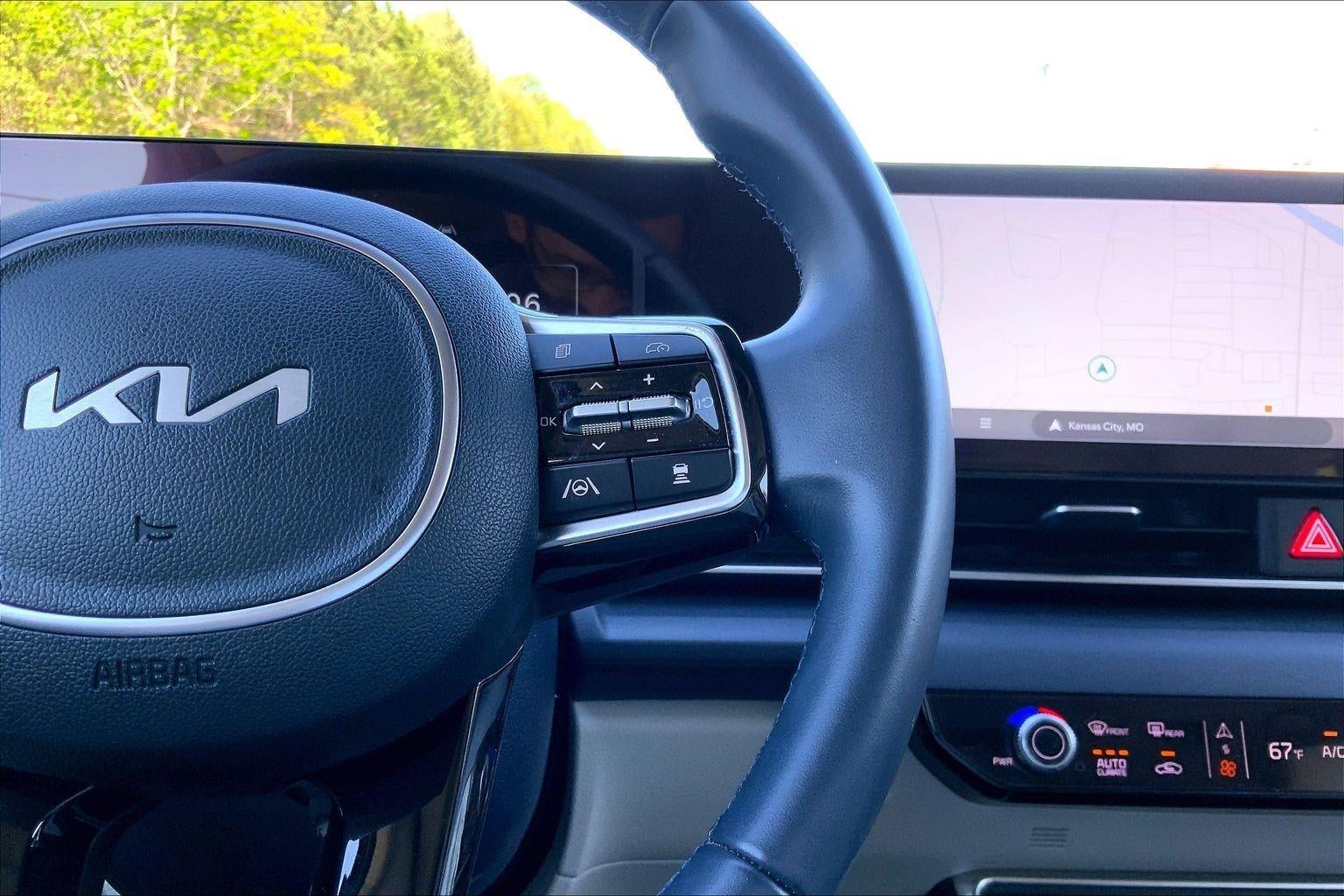 2025 Kia Carnival SX