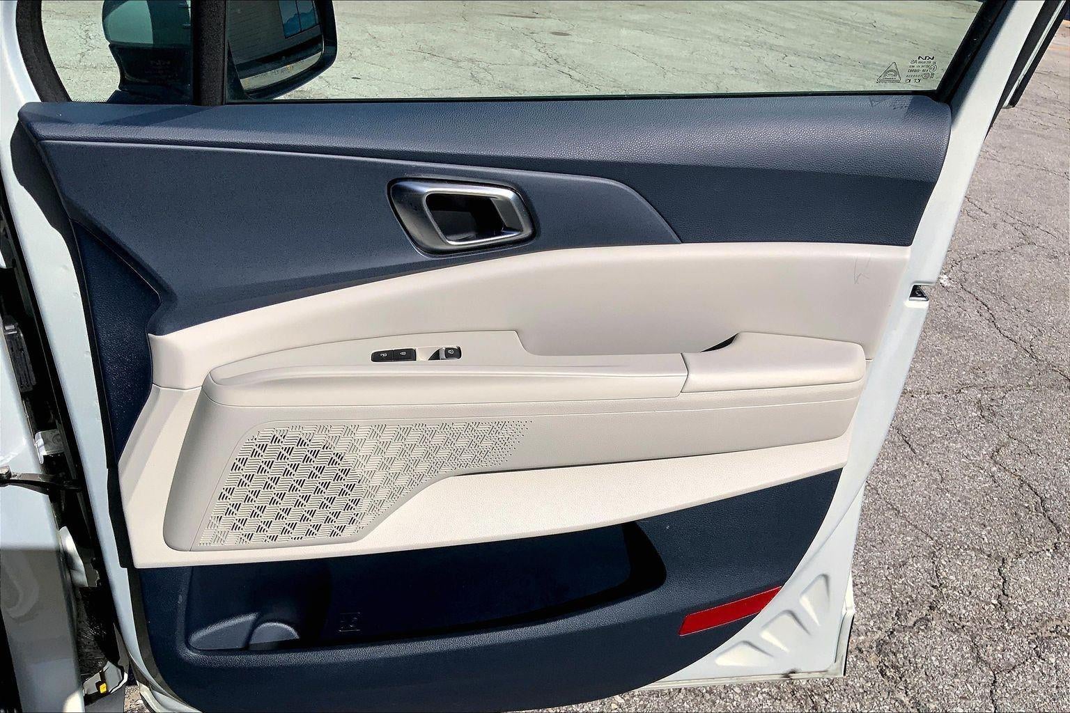 2025 Kia Carnival SX