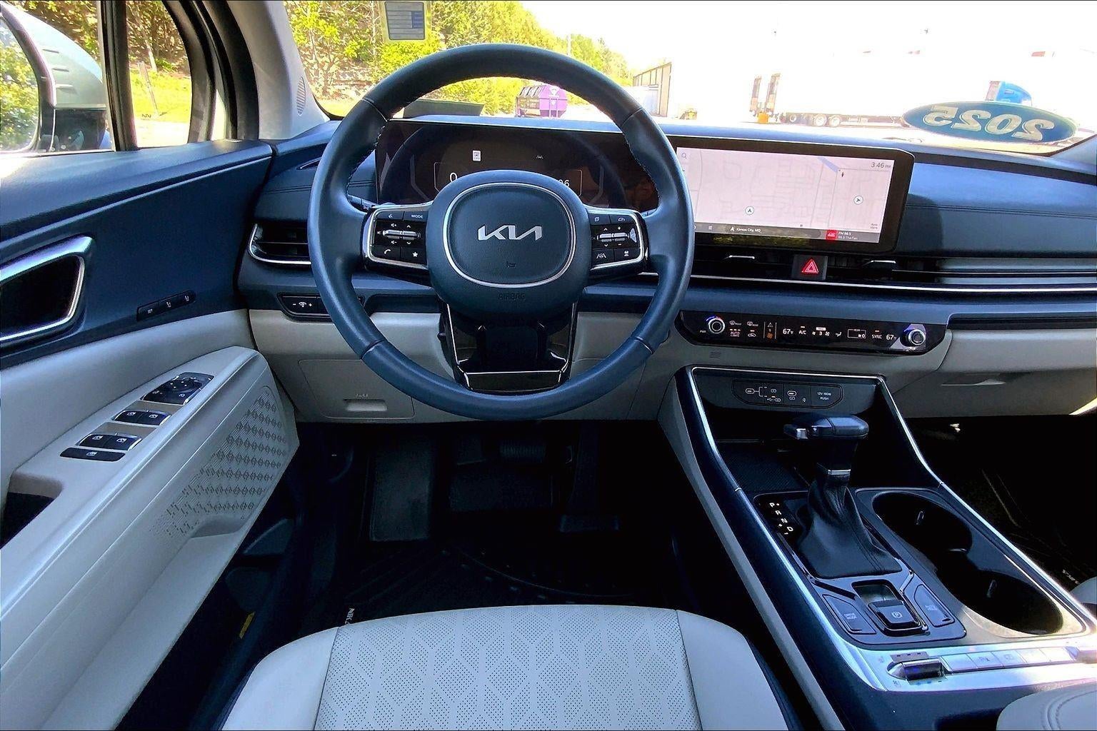 2025 Kia Carnival SX