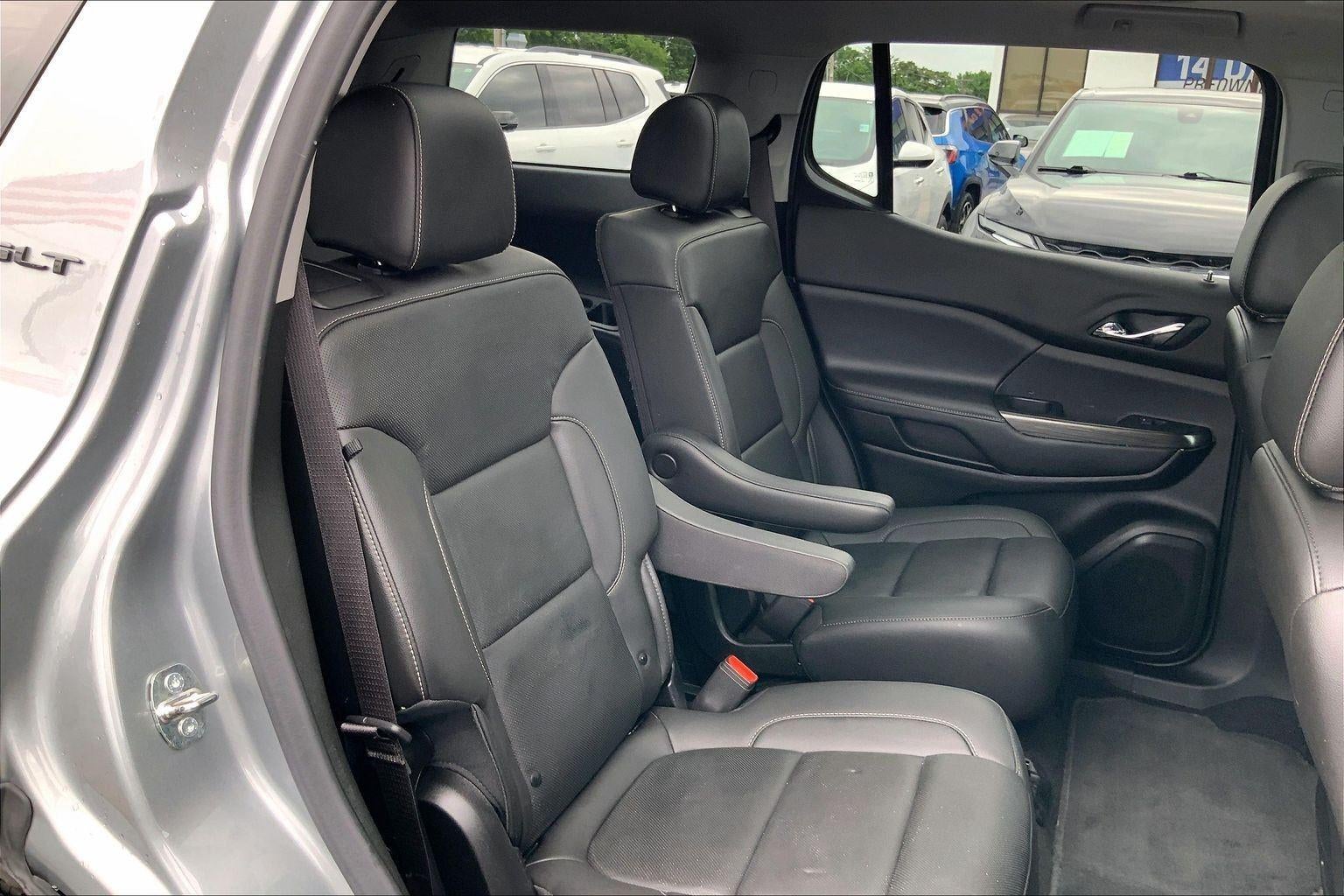 2023 GMC Acadia SLT