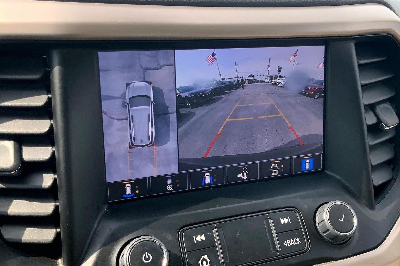 2023 GMC Acadia Denali