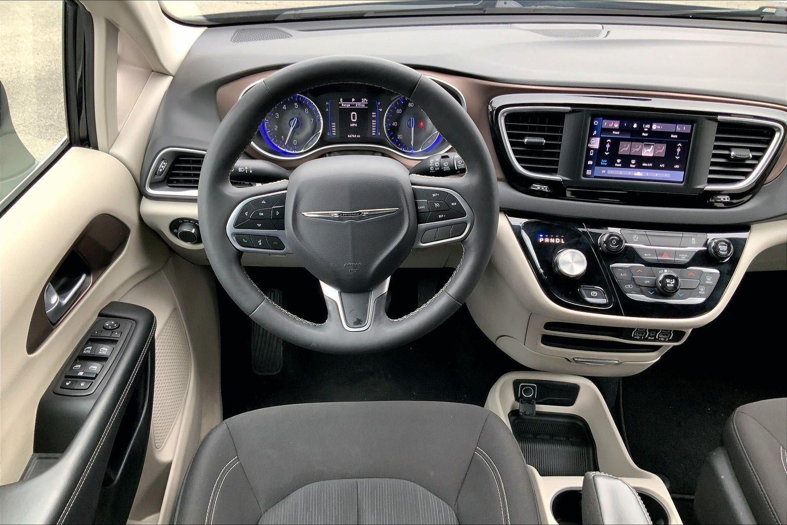 2024 Chrysler Voyager LX