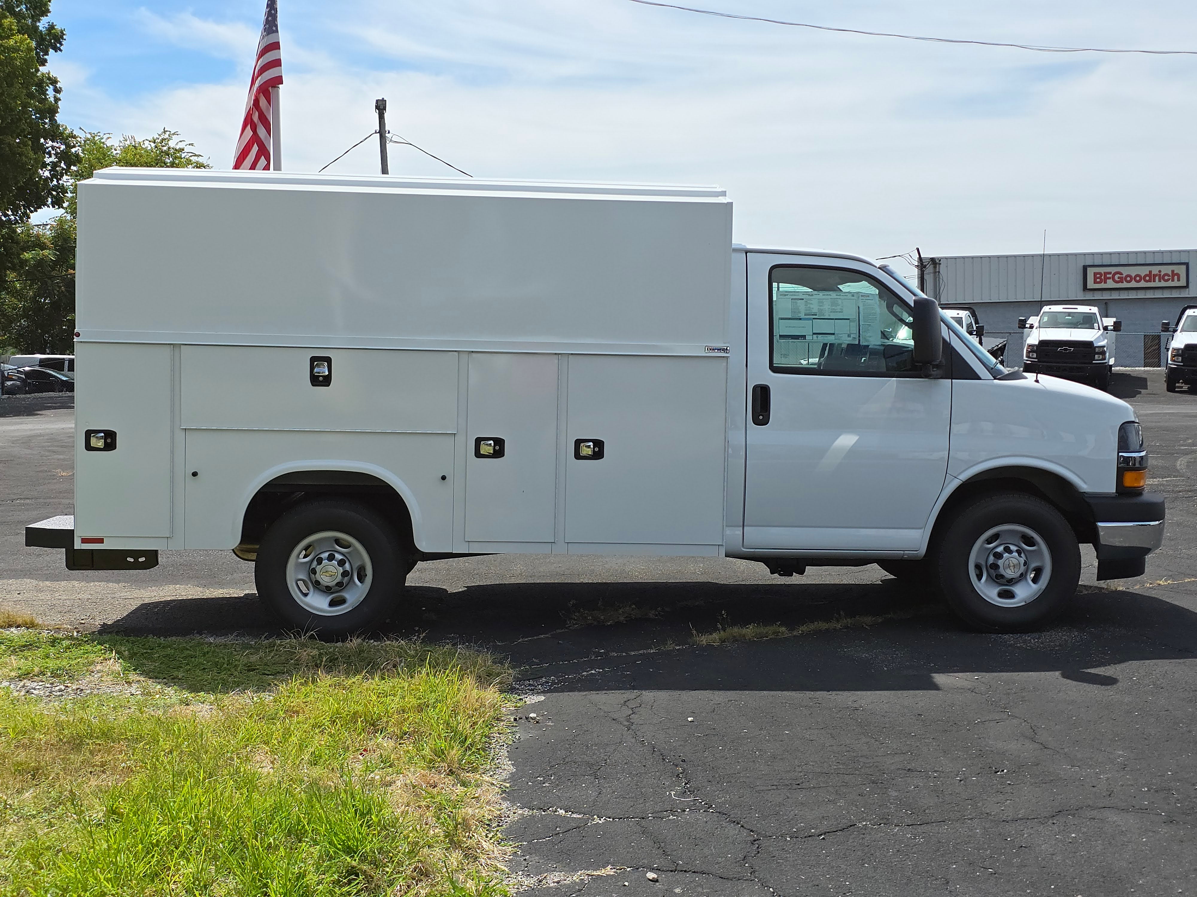 2025 Chevrolet Express Cutaway 3500 1WT