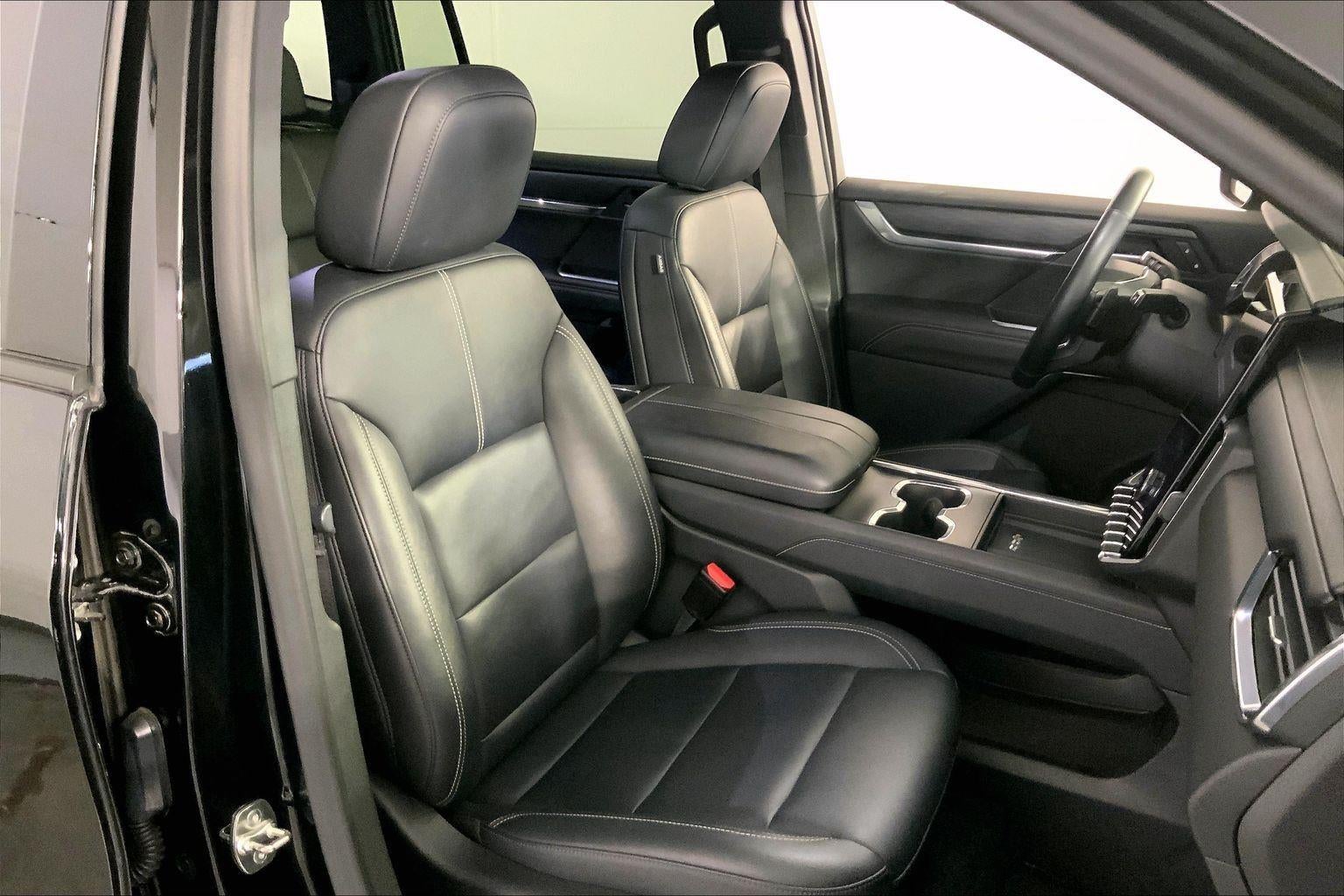 2024 GMC Acadia Elevation