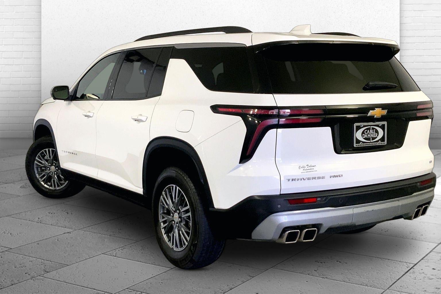 2024 Chevrolet Traverse LT