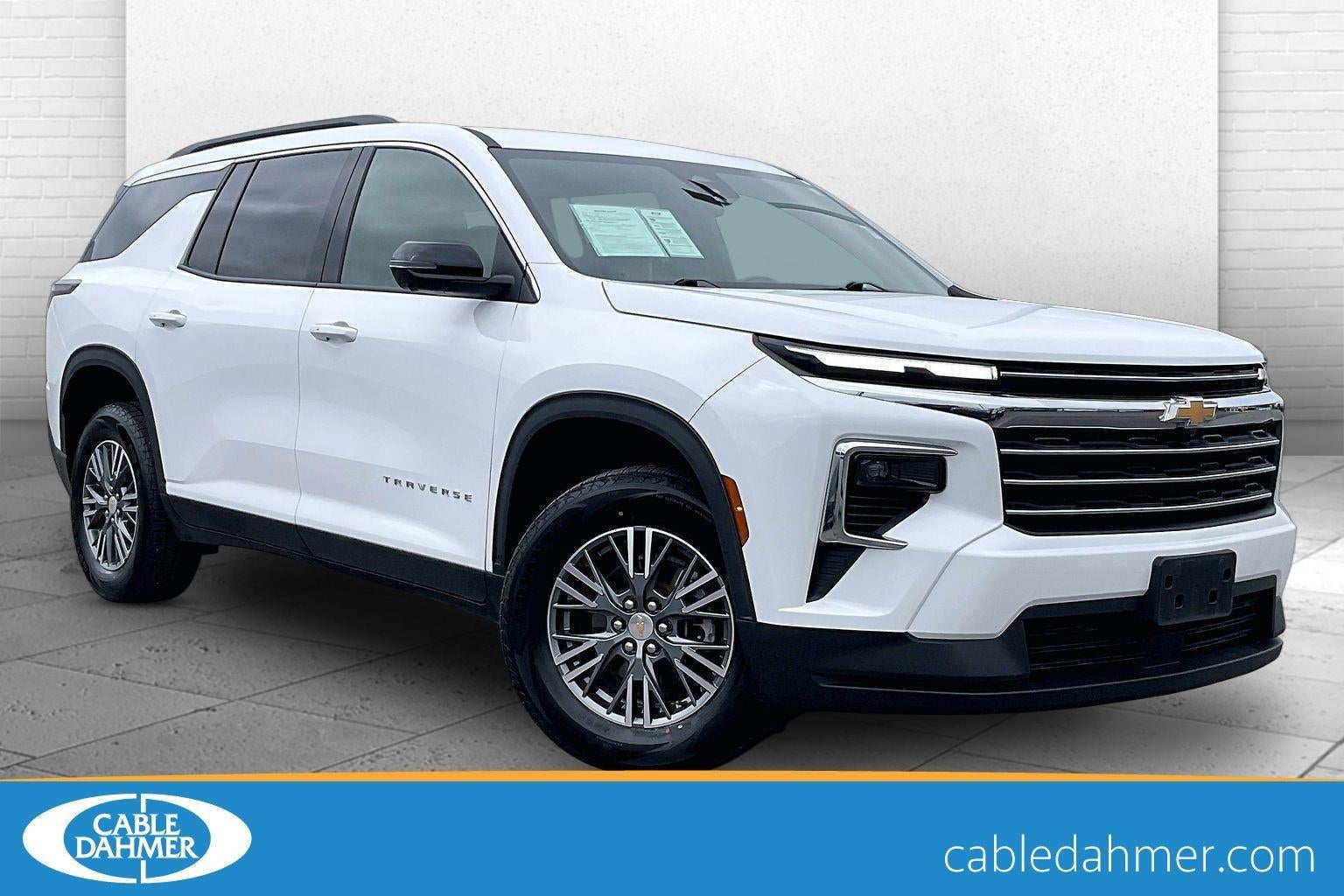 2024 Chevrolet Traverse LT