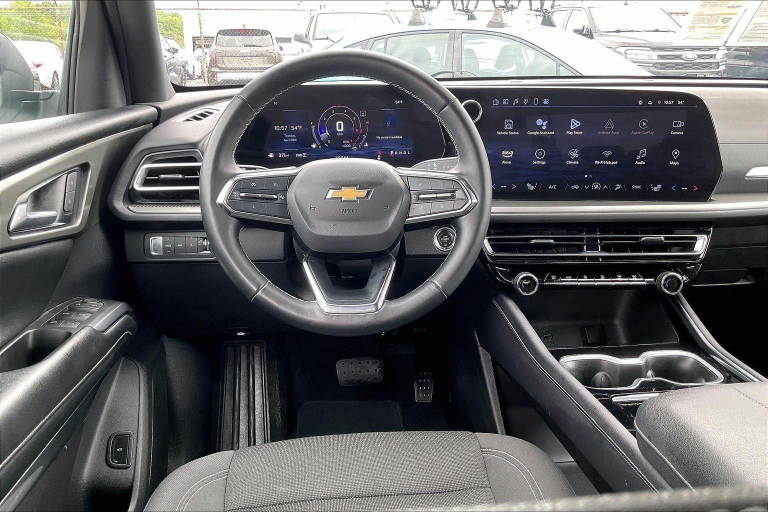 2024 Chevrolet Traverse LT