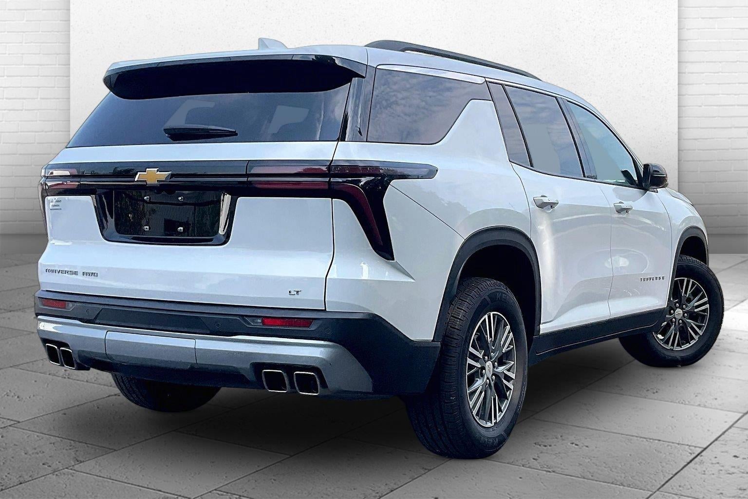 2024 Chevrolet Traverse LT