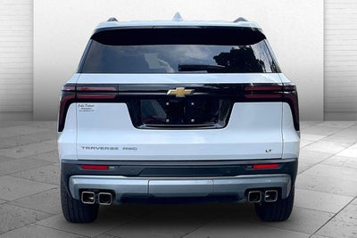 2024 Chevrolet Traverse LT