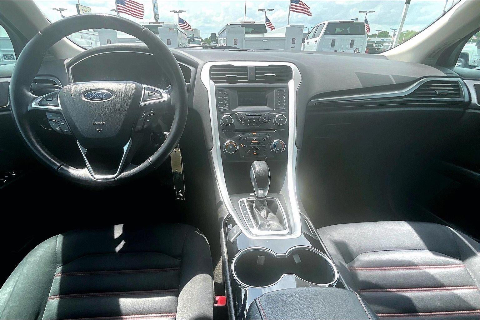 2015 Ford Fusion SE