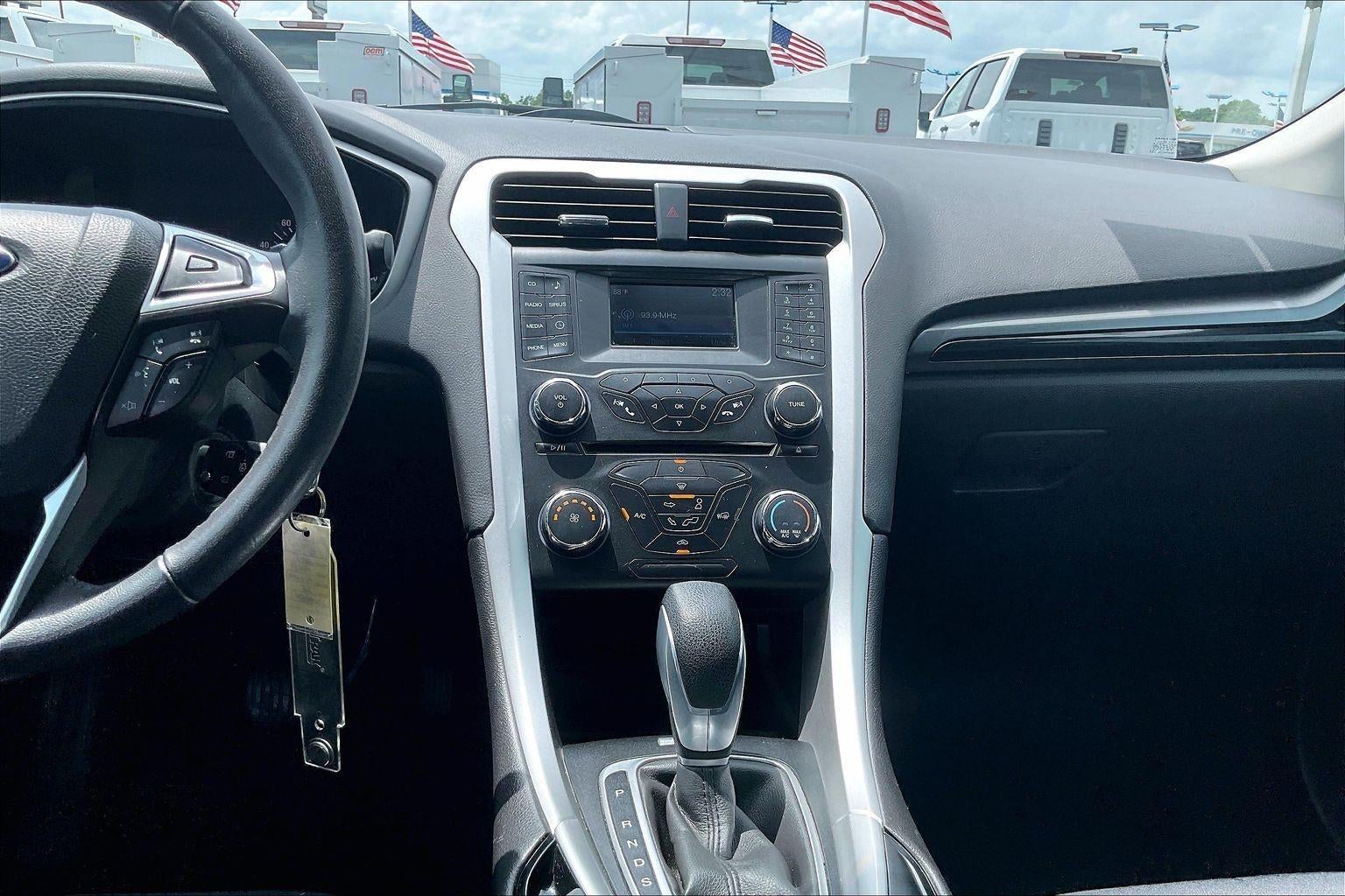 2015 Ford Fusion SE