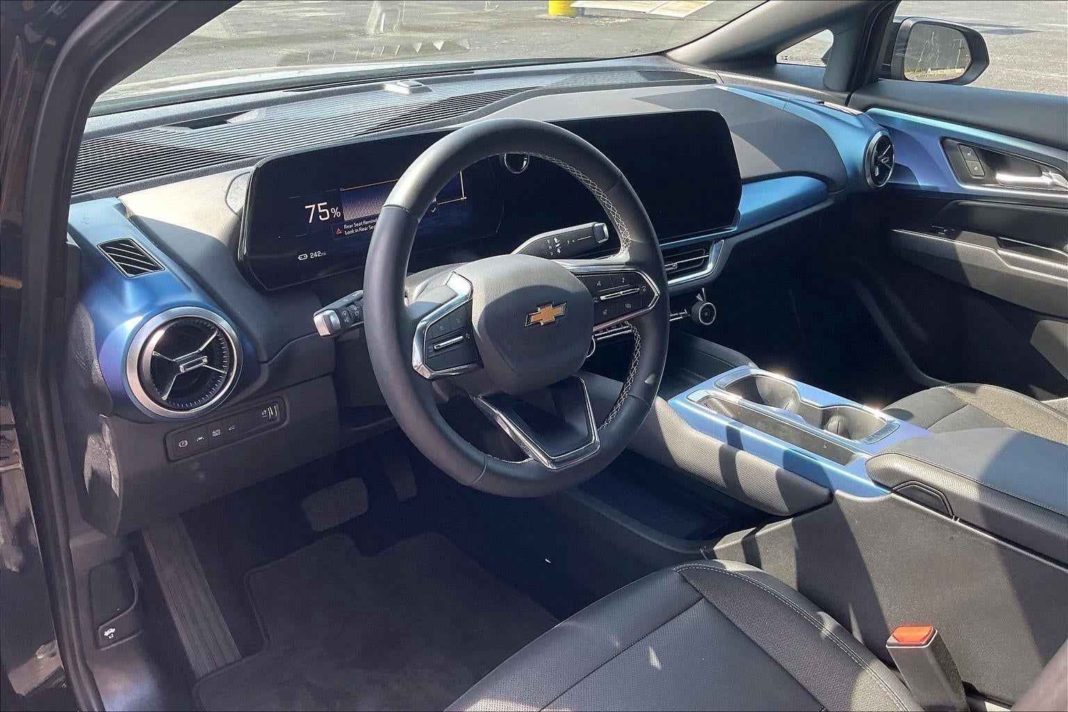 2025 Chevrolet Equinox EV LT
