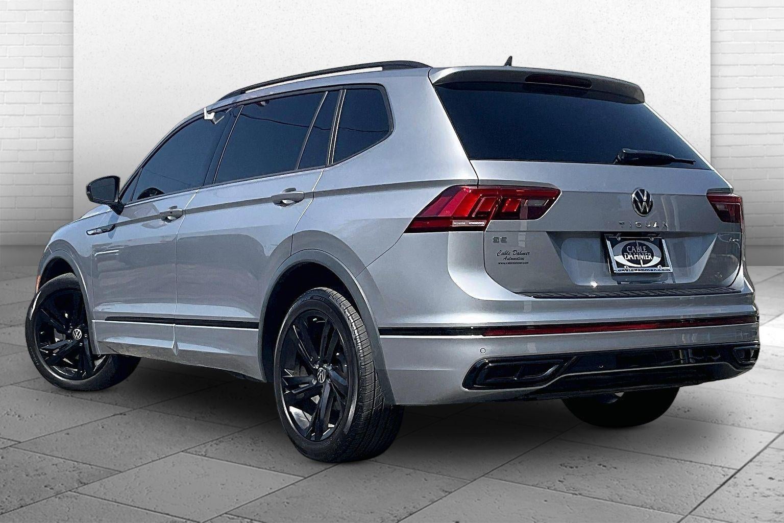 2023 Volkswagen Tiguan SE R-Line Black