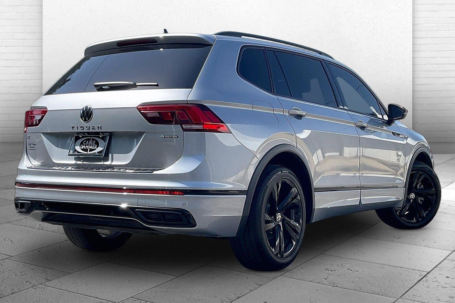 2023 Volkswagen Tiguan SE R-Line Black