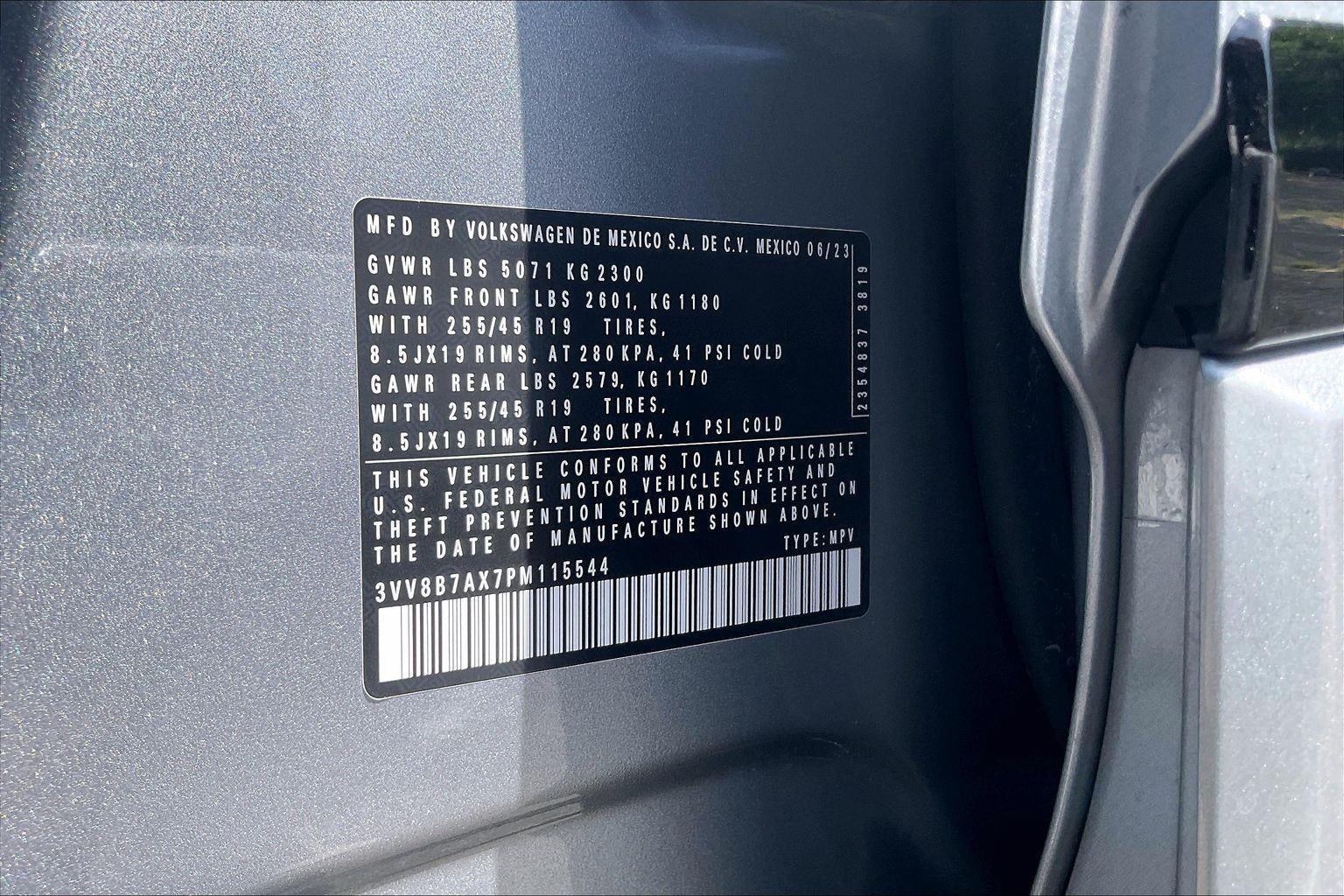 2023 Volkswagen Tiguan SE R-Line Black