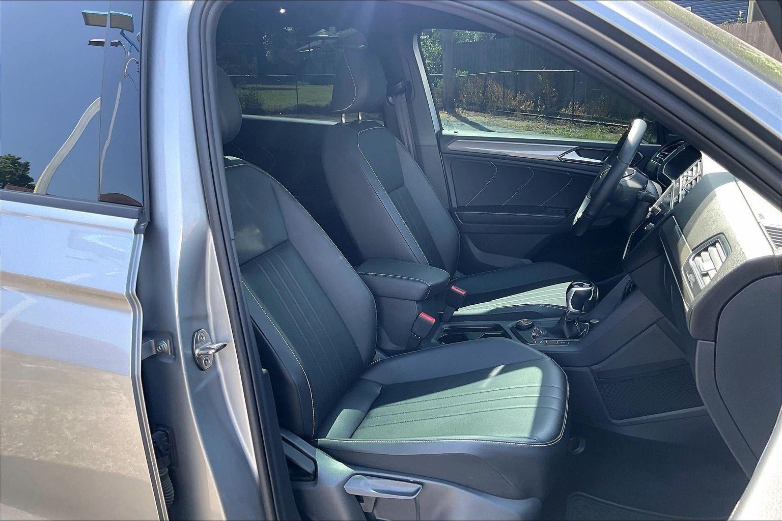 2023 Volkswagen Tiguan SE R-Line Black