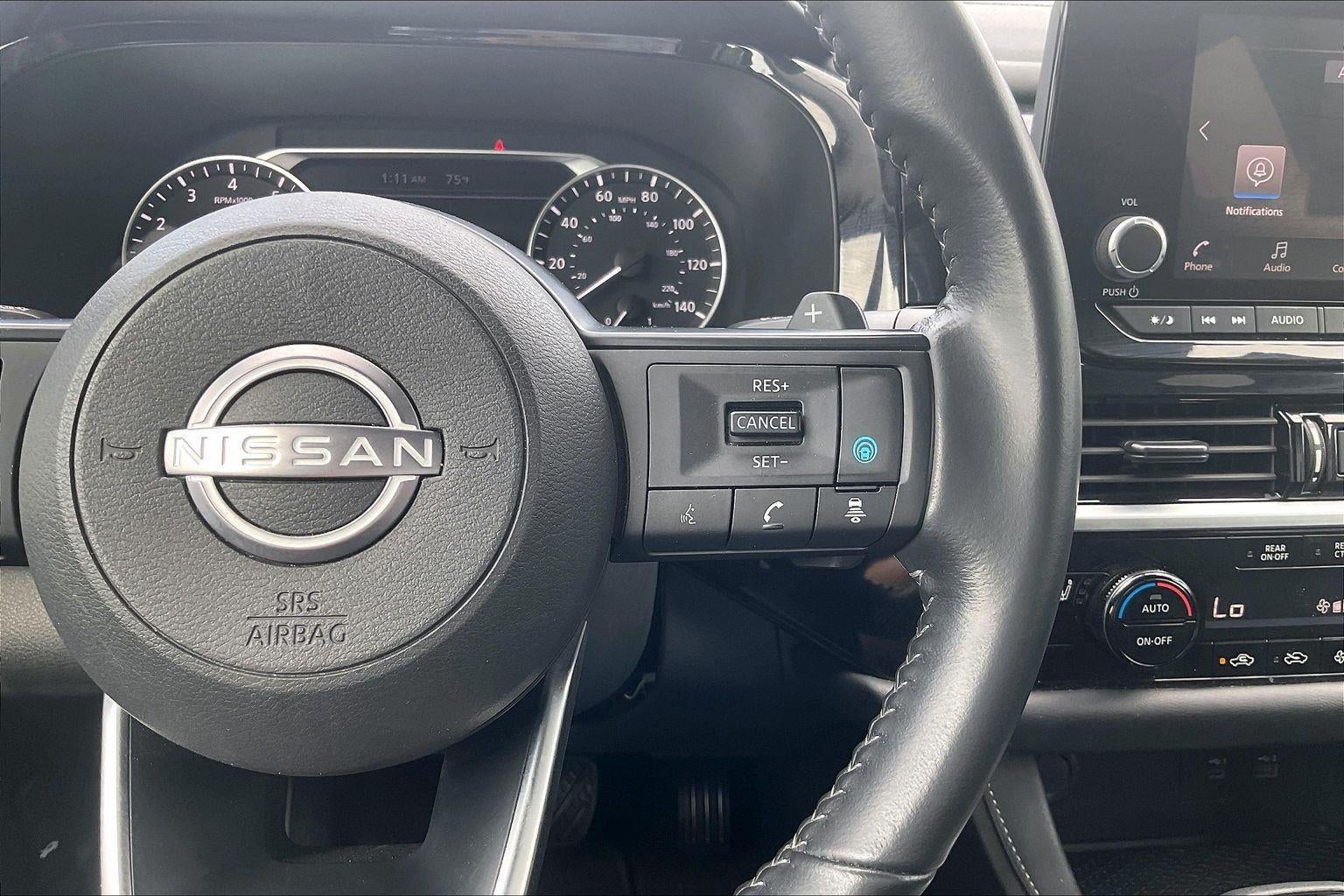2025 Nissan Pathfinder SV