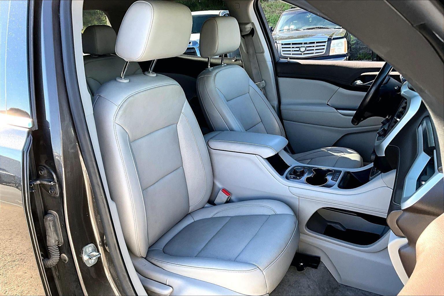 2020 GMC Acadia SLT